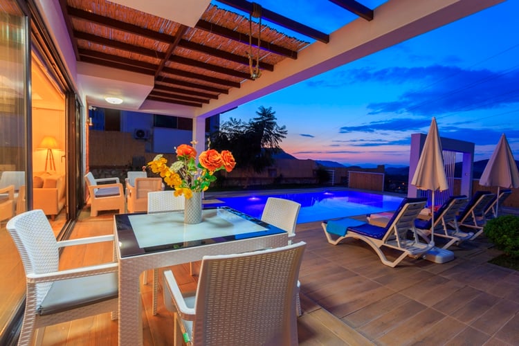 1jakuzili-yazlik-villa-villa-angel-prestige-g- (16).jpg