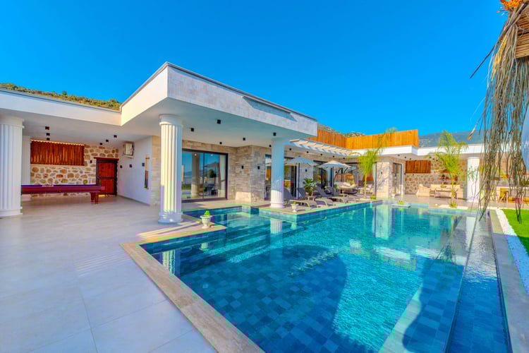 1kiralik-yazlik-jakuzili-villa-villa-elysium- (3).jpeg