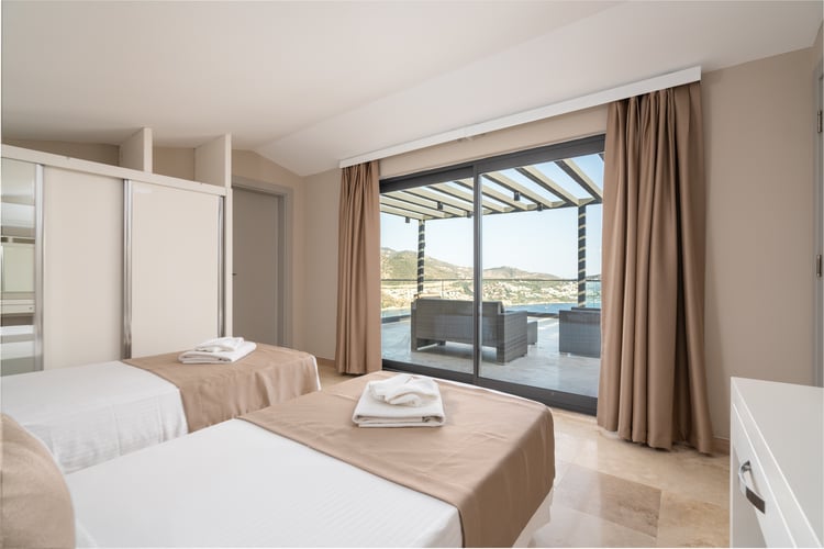 1kiralik-deniz-manzarali-villa-villa-buse-duo- (44).jpg