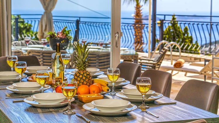 1kiralik-deniz-manzarali-villa-villa-beyaz- (23).jpg