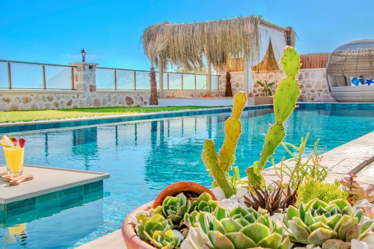 1kiralik-yazlik-jakuzili-villa-villa-elysium- (14).jpeg