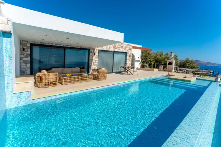 1kiralik-yazlik-deniz-manzarali-villa-villa-akbülüt-1- (4).jpg