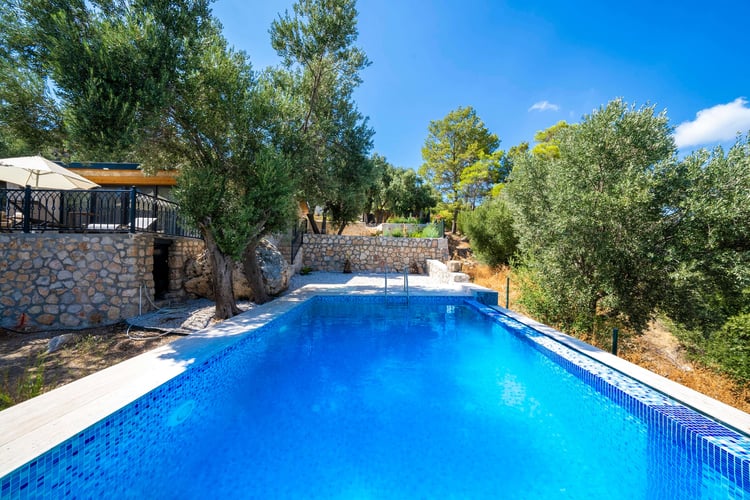 1kiralik-deniz-manzarali-villa-villa-sea- (9).jpg