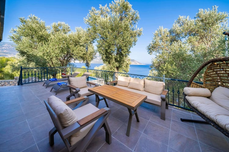 1kiralik-deniz-manzarali-villa-villa-sea- (18).jpg