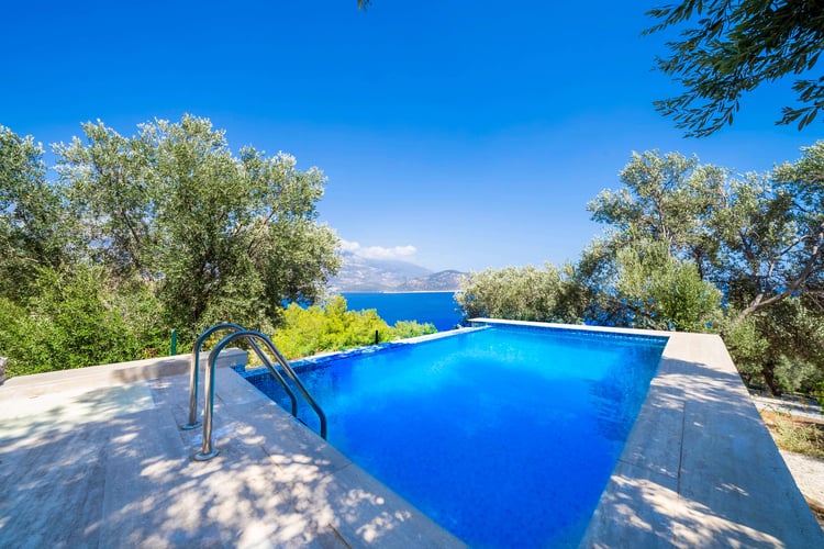 1kiralik-deniz-manzarali-villa-villa-sea- (10).jpg