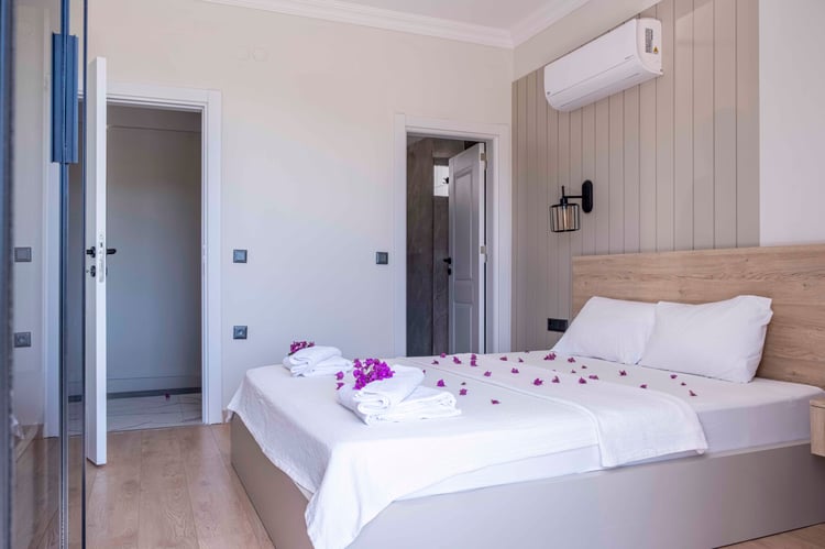 1kiralik-yazlik-tatil-villasi-villa-savaya-two- (39).jpg