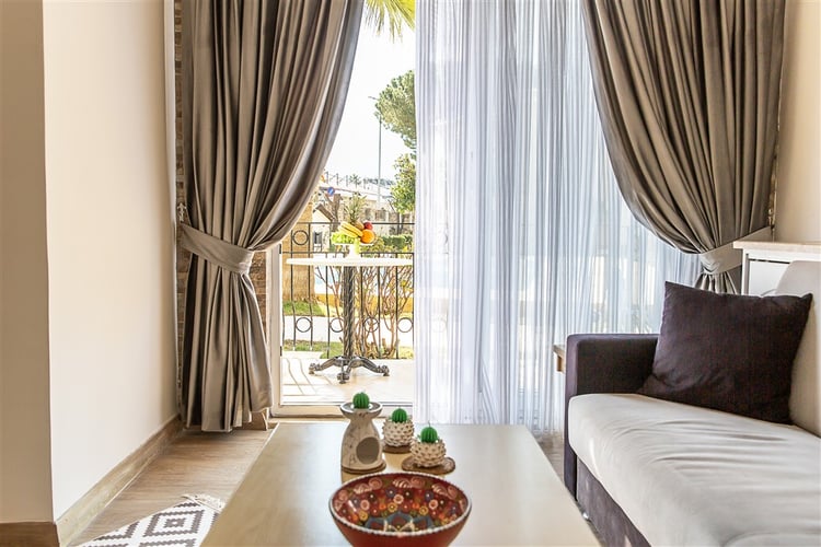 yazlik-kiralik-ortak-havuzlu-apart-apart-gokay- (18).jpg