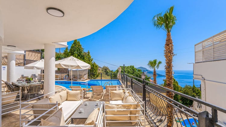 1kiralik-deniz-manzarali-villa-villa-beyaz- (6).jpg