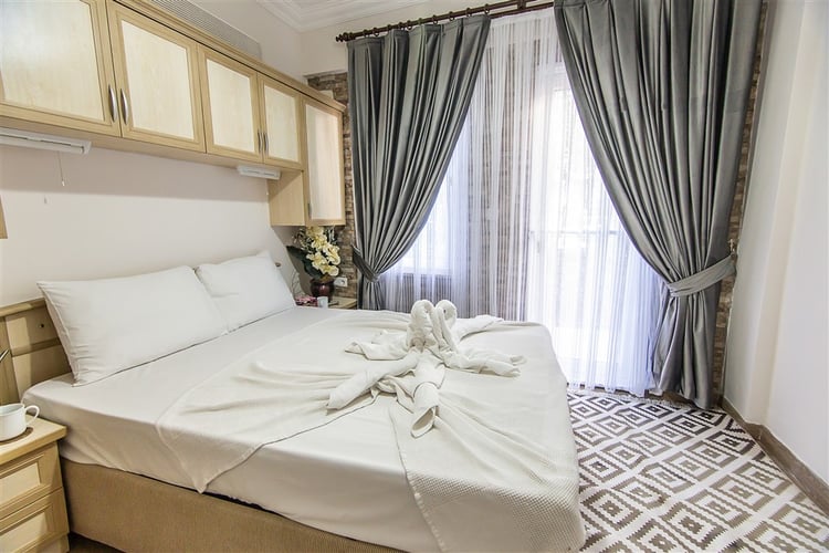 yazlik-kiralik-ortak-havuzlu-apart-apart-gokay- (22).jpg