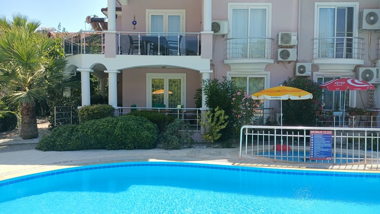 kiralik-ortak-havuzlu-apart-apart-baba- (12).jpg