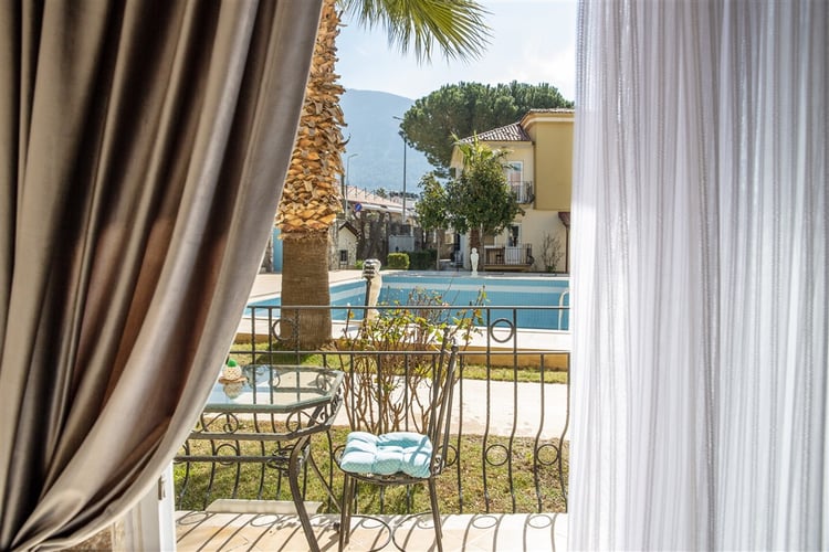 yazlik-kiralik-ortak-havuzlu-apart-apart-gokay- (8).jpg