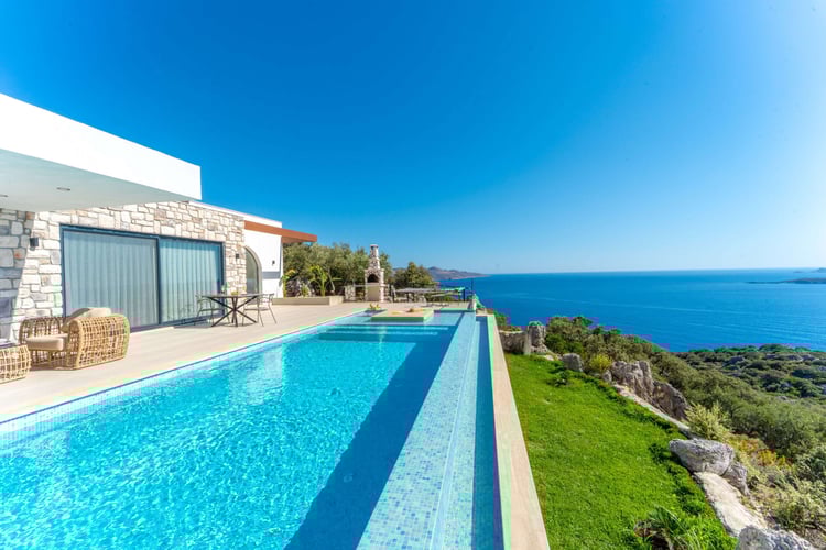 1kiralik-yazlik-deniz-manzarali-villa-villa-akbülüt-1- (8).jpg