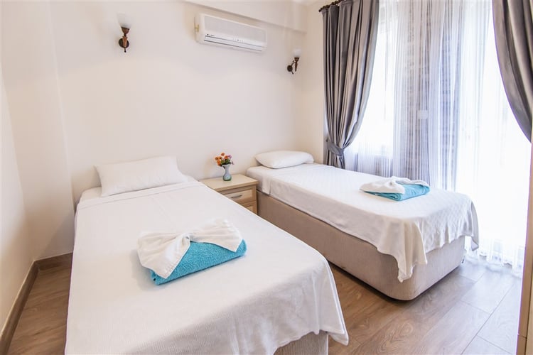 yazlik-kiralik-ortak-havuzlu-apart-apart-gokay- (25).jpg