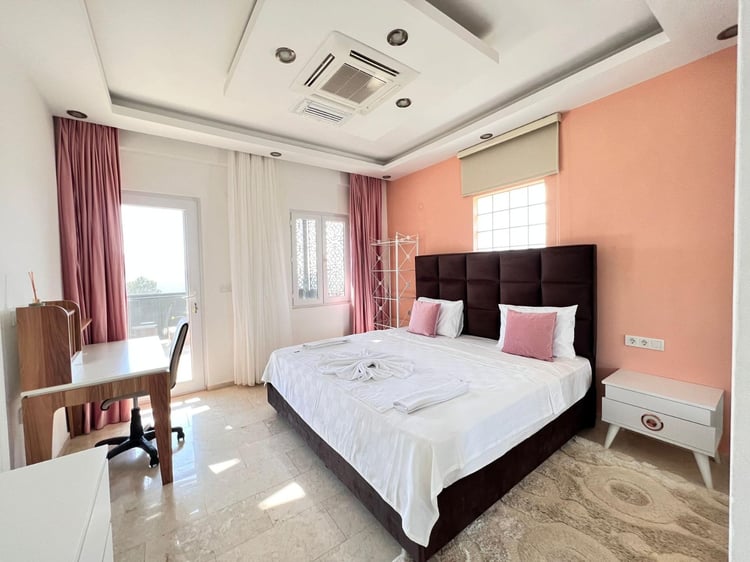 1kiralik-kalabalık-aileler-icin-uygun-villa-villa-gulistan- (27).jpeg