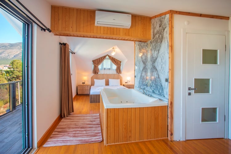 1jakuzili-yazlik-villa-villa-angel-prestige-g- (32).jpg