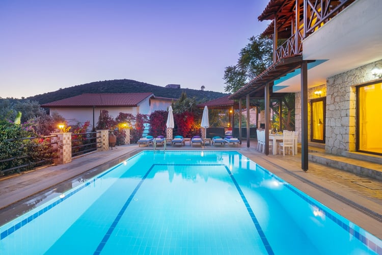 1kiralik-yazlik-villa-villa-otantik- (2).jpg