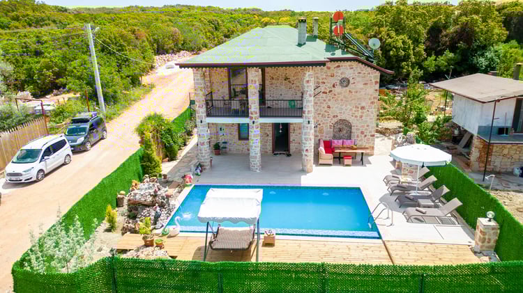 1kiralik-tatil-villasi-villa-güneş-kaş- (1).jpg