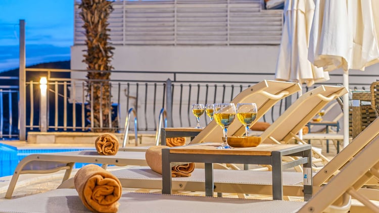 1kiralik-deniz-manzarali-villa-villa-beyaz- (13).jpg