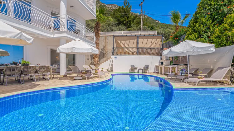 1kiralik-deniz-manzarali-villa-villa-beyaz- (4).jpg