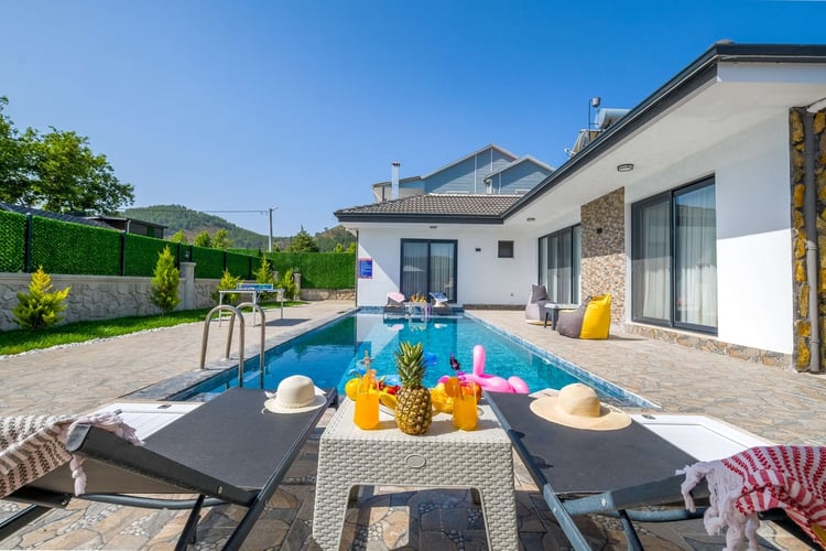 1kiralik-yazlik-villa-villa-atalar-1- (6).jpg