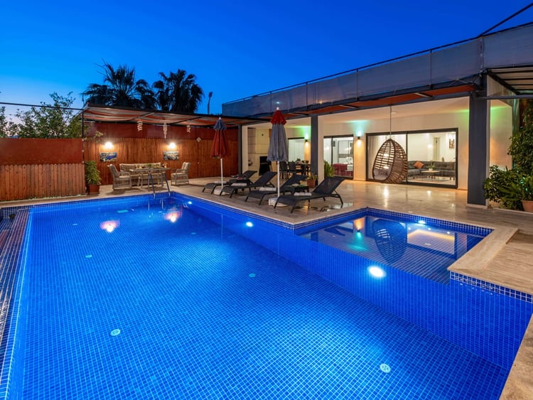 1kiralik-jakuzili-yazlik-villa-villa-nefes (22).jpg