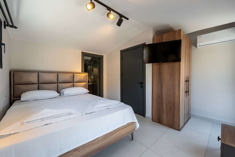 1kiralik-yazlik-villa-villa-azure-luxe (37).jpg