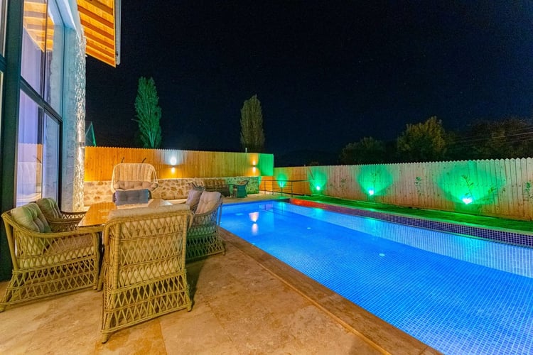 1kiralik-yazlik-villa-villa-orion (11).jpg