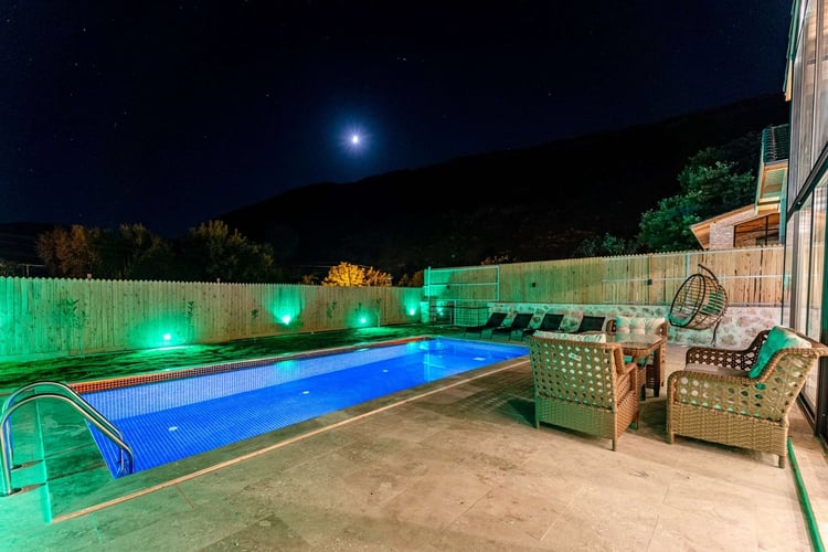 1kiralik-villa-jakuzili-kiralik-villa-villa-sirius (6).jpg