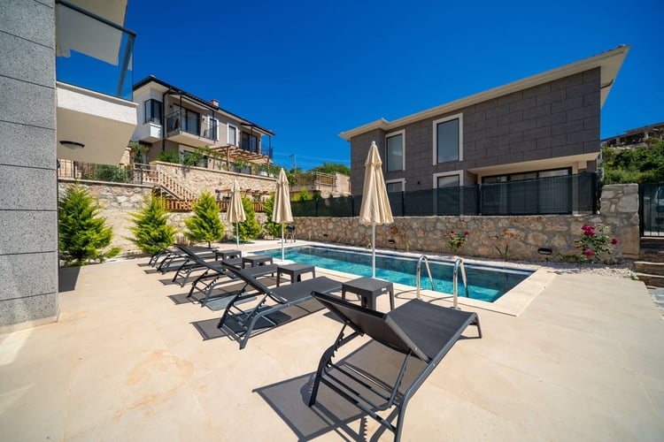 1kiralik-yazlik-villa-villa-poyraz (3).jpg