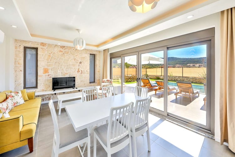 1kiralik-jakuzili-villa-yazlik-villa-serenty-kas (25).jpg