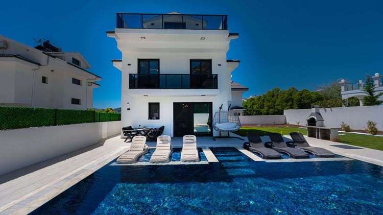 1kiralik-jakuzili-yazlik-villa-villa-pachira-2 (5).jpg