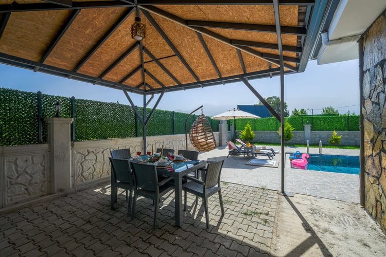 1kiralik-yazlik-villa-villa-atalar-1- (9).jpg