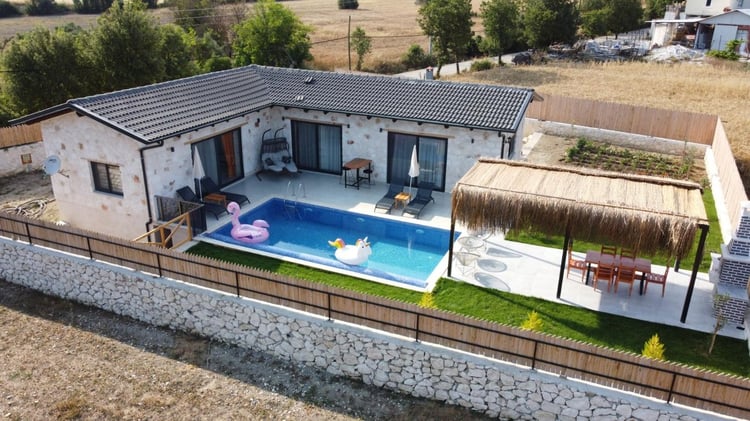 Kiralik-yazlik-villa-villa tomrul (30).jpeg