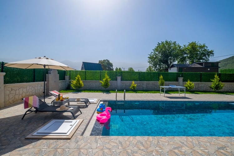 1kiralik-yazlik-villa-villa-atalar-1- (11).jpg