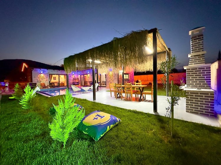 Kiralik-yazlik-villa-villa tomrul (8).jpeg