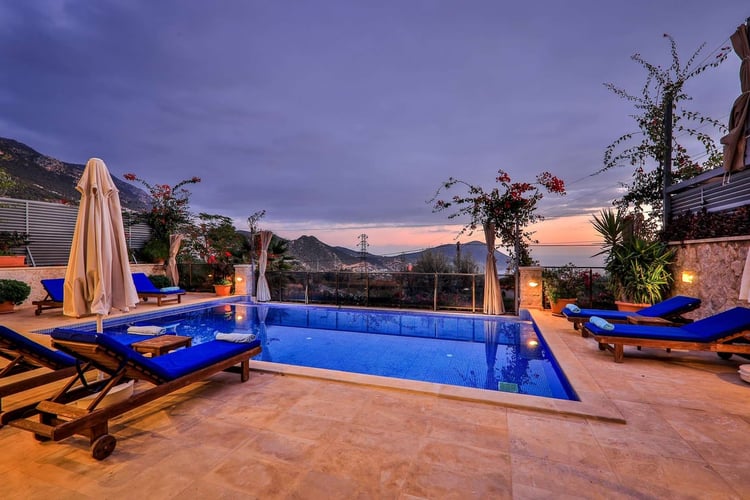 1kiralik-tatil-villasi-villa-esma (19).jpg