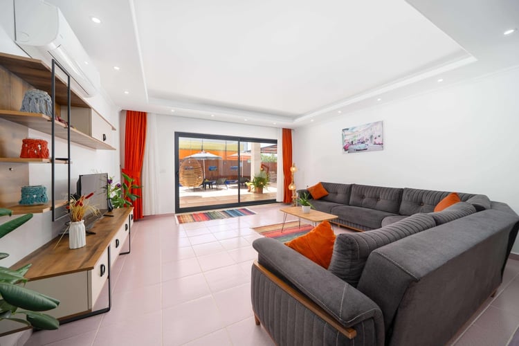 1kiralik-jakuzili-yazlik-villa-villa-nefes (29).jpg