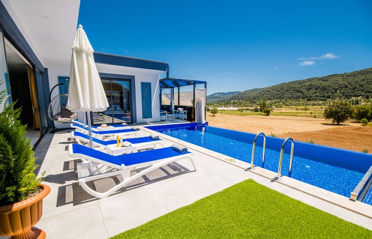 1kiralik-yazlik-tatil-villasi-villa-lavinya (6).jpg