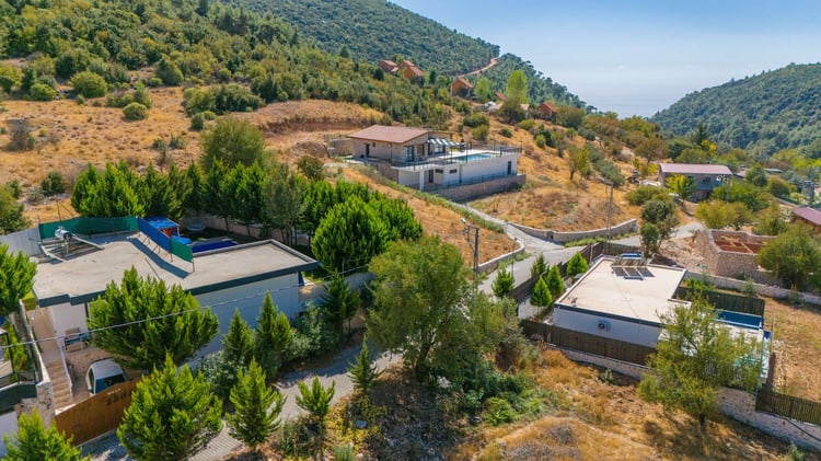 1kiralik-muhafazakar-tatil-villasi-villa-saha- (2).jpg