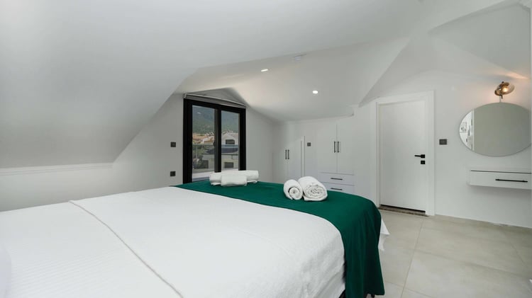 1kiralik-jakuzili-yazlik-villa-villa-pachira-2 (28).jpg