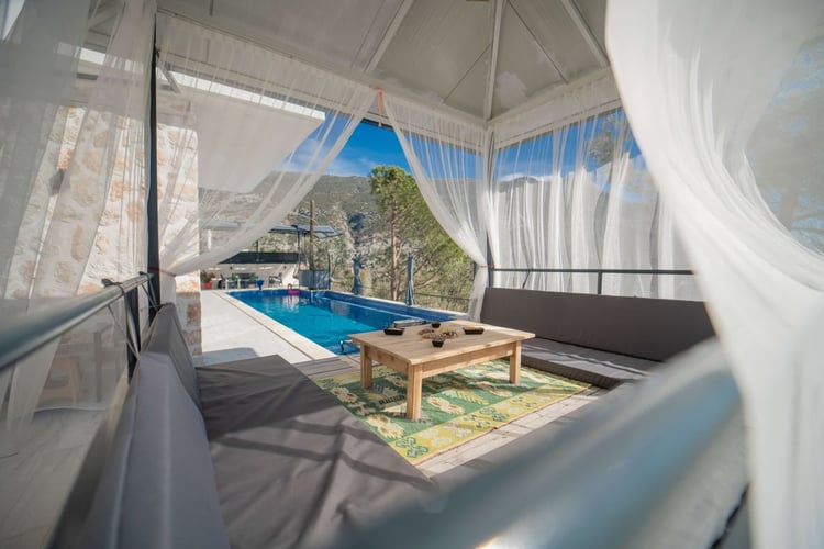 1yazlik-muhafazakar-kiralik-villa-villa-oliva (9).jpg