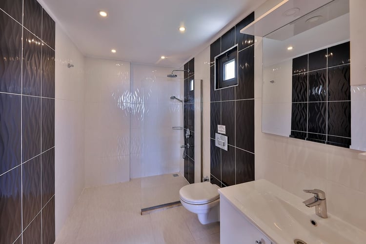 1kiralik-isitmali-havuzlu-villa-villa-kardelen- (37).jpg