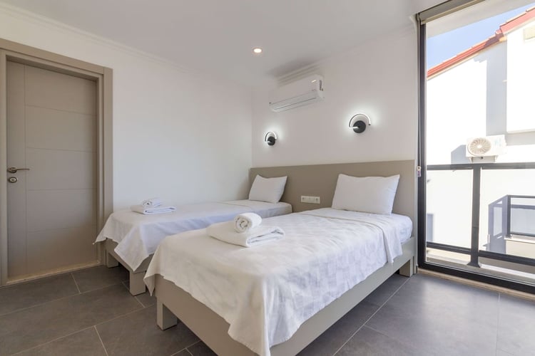 1kiralik-yazlik-villa-villa-liya (21).jpg