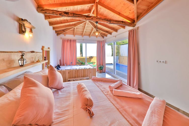 1kiralik-yazlik-villa-villa-baranda (19).jpg