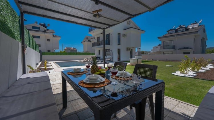 1kiralik-jakuzili-yazlik-villa-villa-pachira-2 (8).jpg