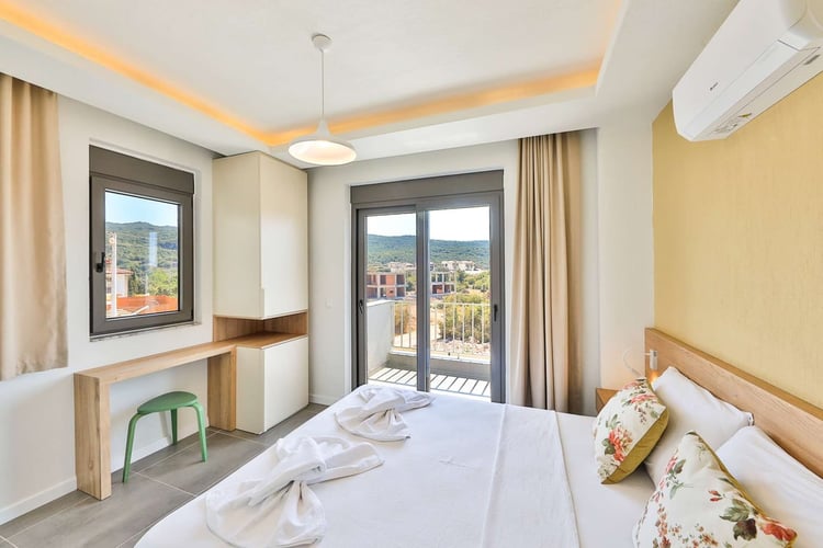 1kiralik-jakuzili-villa-yazlik-villa-serenty-kas (39).jpg