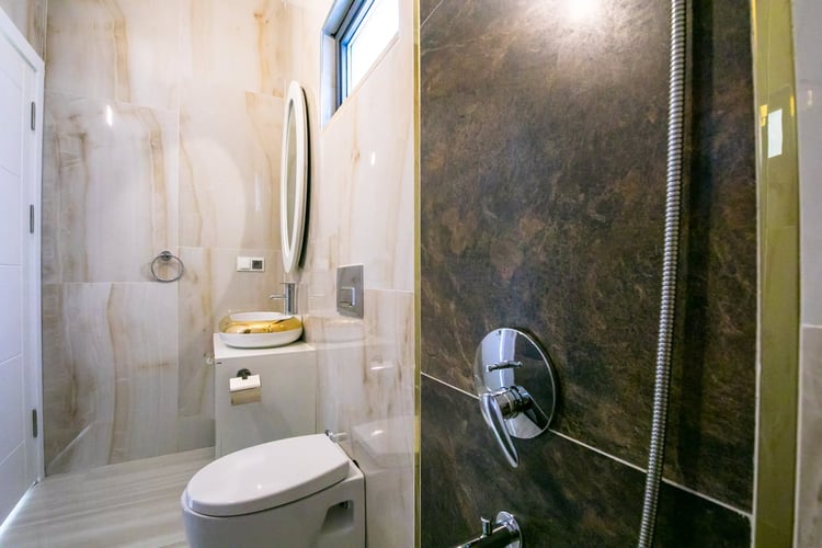 1kiralik-jakuzili-villa-deniz-manzarali-villa-villa-antik (19).jpg