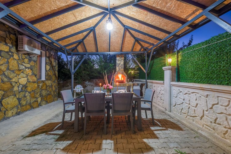 1kiralik-yazlik-villa-villa-atalar-1- (14).jpg