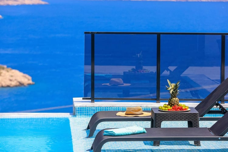 1kiralik-deniz-manzarali-villa-villa-simurg- (11).jpg