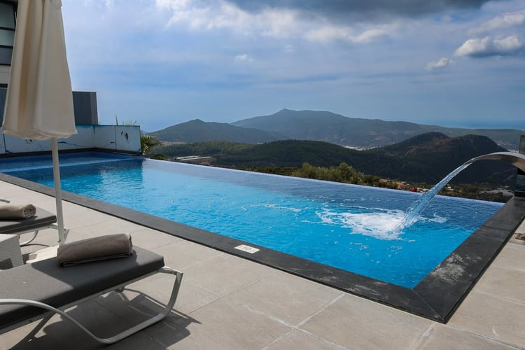 kiralik-isitmali-havuzlu-villa-villa-twin-1- (10).jpg